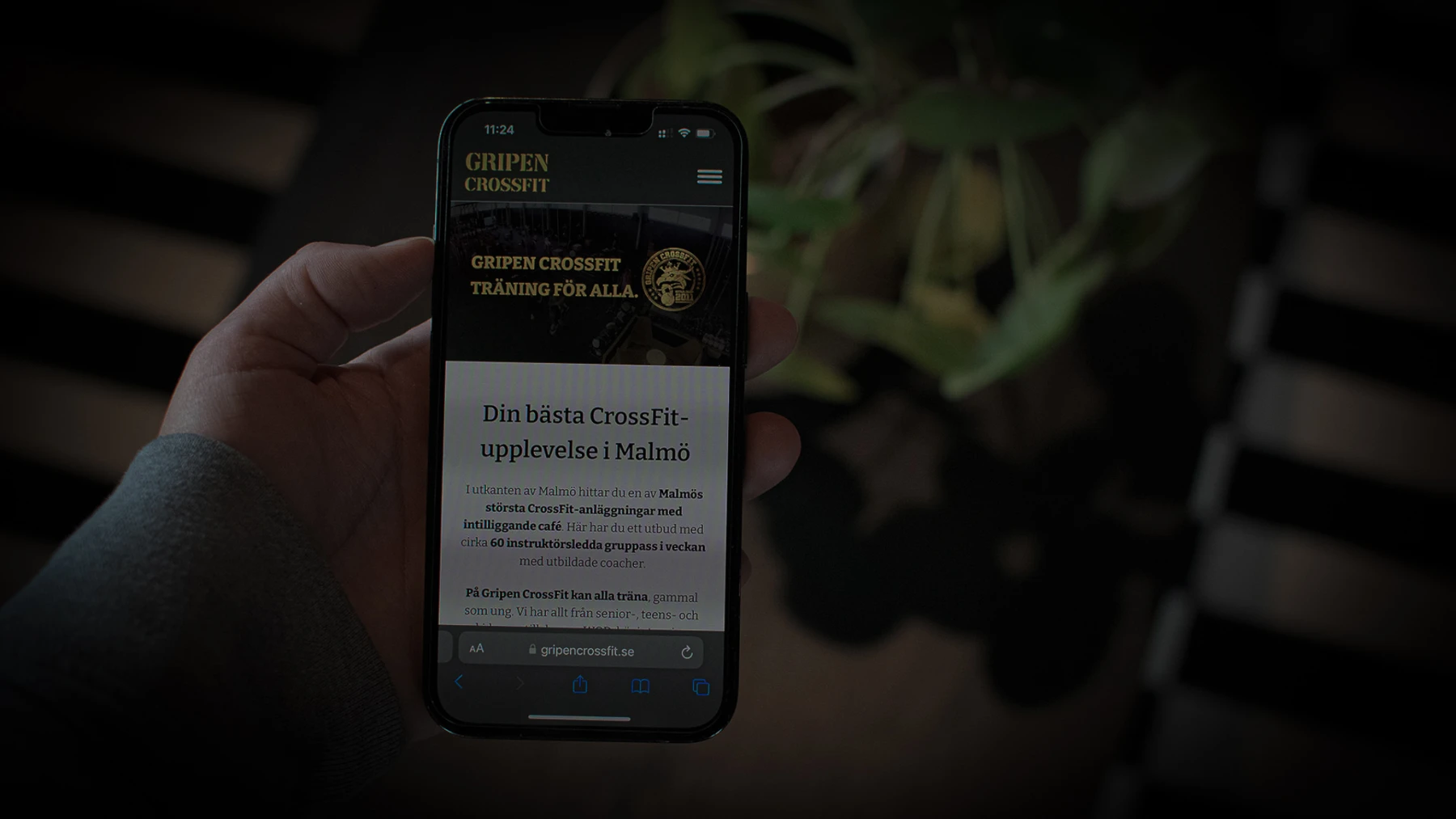 En mobiltelefon med Gripen CrossFits hemsida