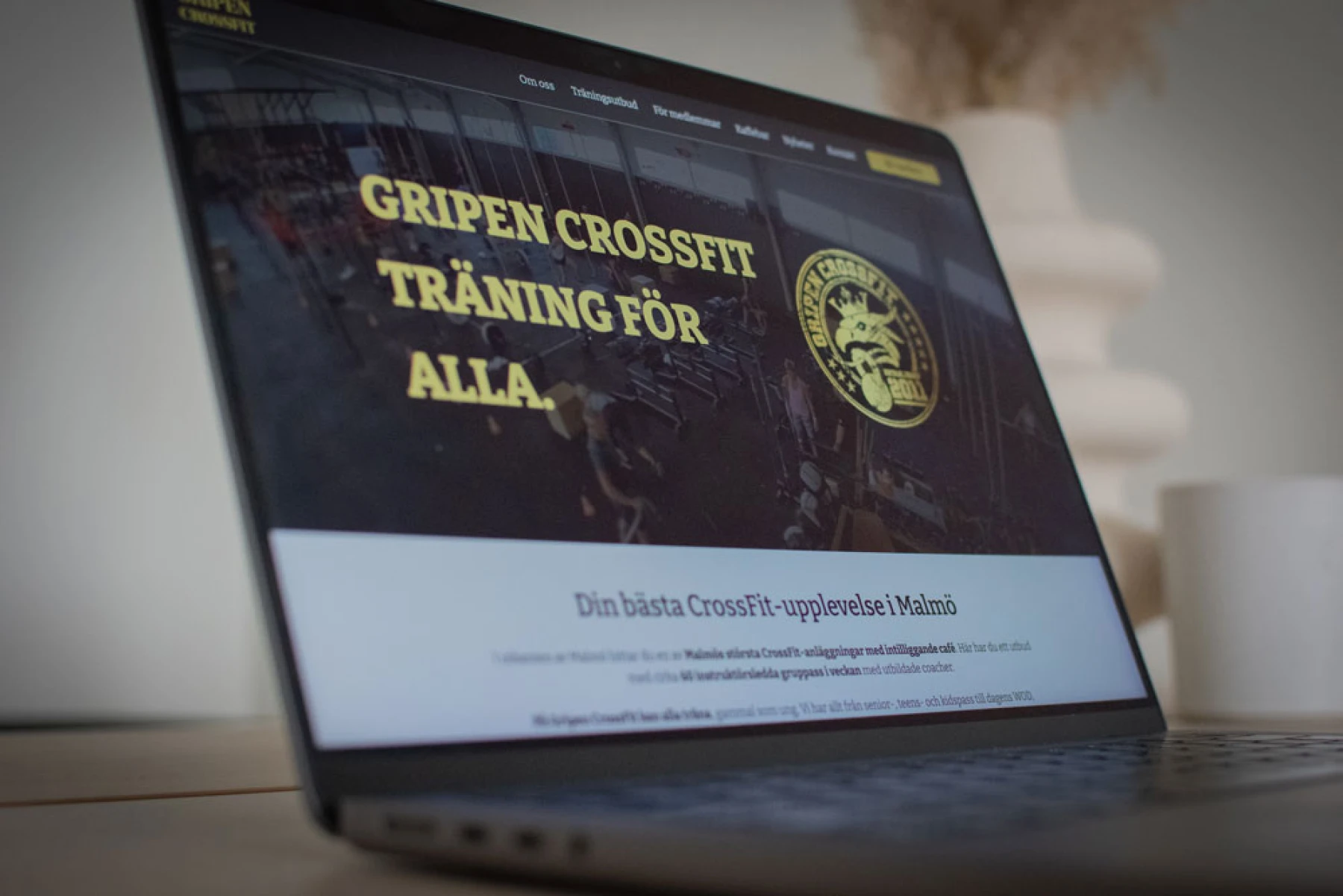 En dator med Gripen CrossFits hemsida